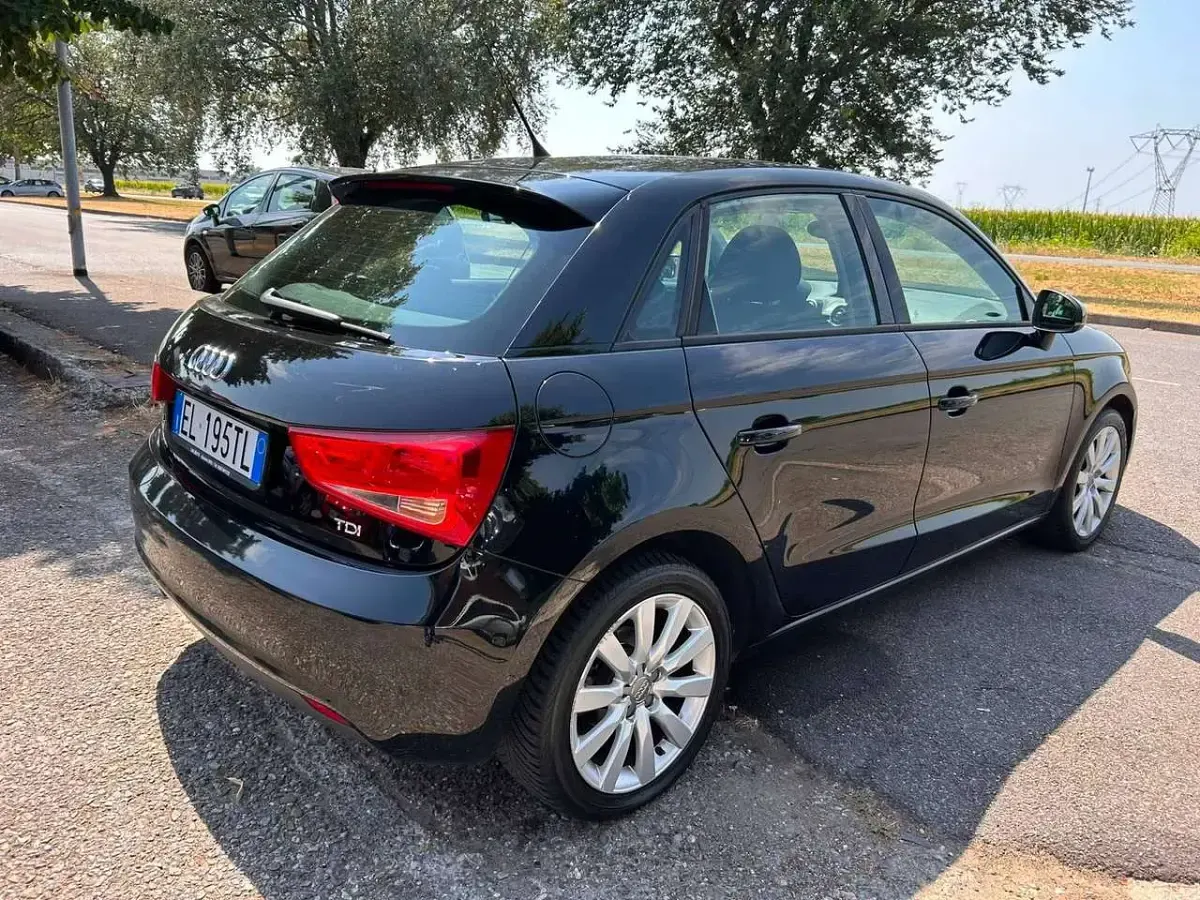 Usata Audi A1 Sportback Attraction 105 CV (77 kW) 2012 Nero Utilitaria