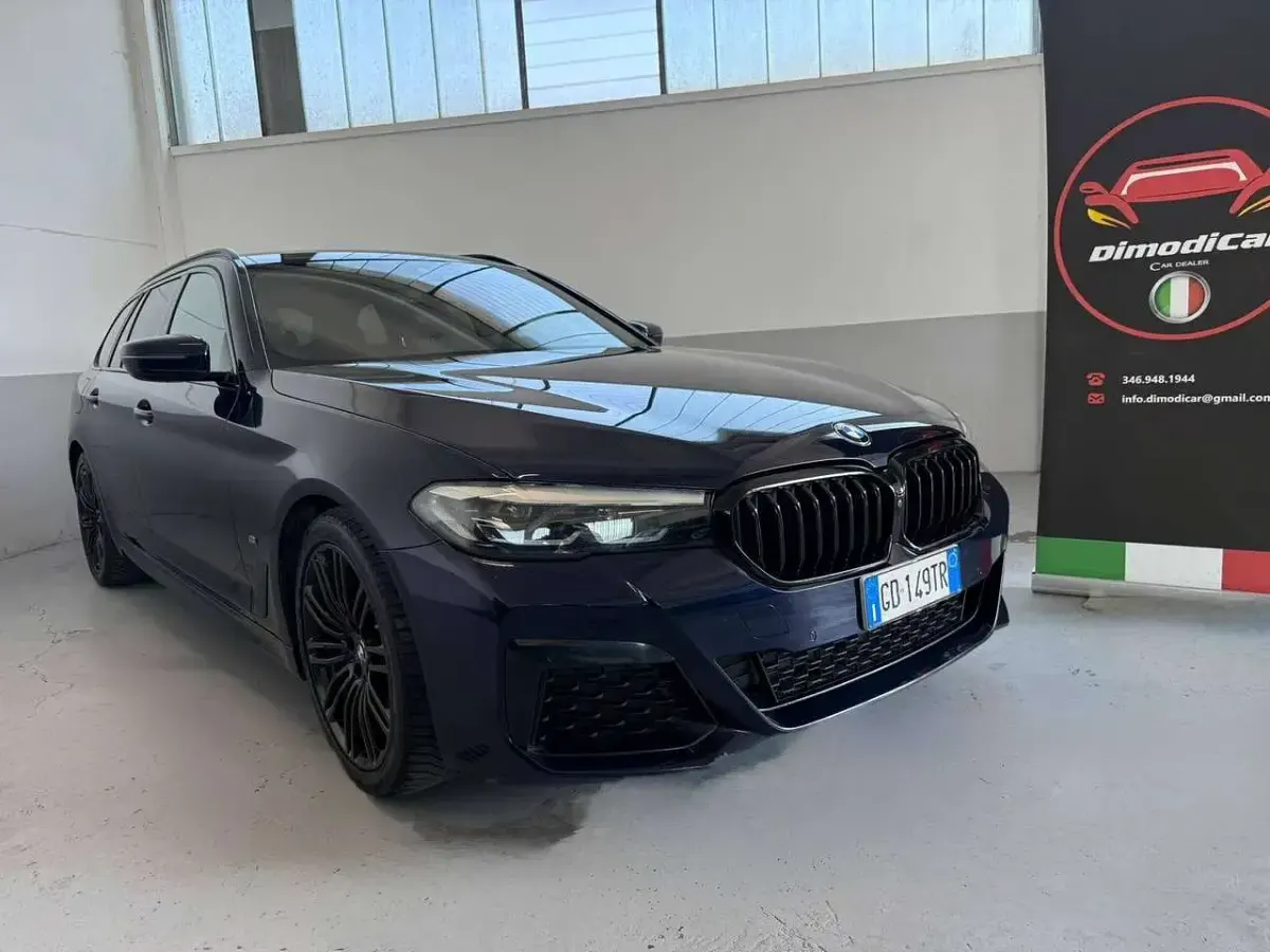 Usado BMW 530 M Sport 249 HP (183 kW) 2020 Azul Carrinha