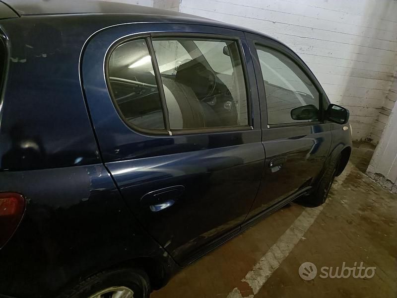 Gebraucht Toyota Yaris 75 PS (55 kW) 2004 Blau Limousine