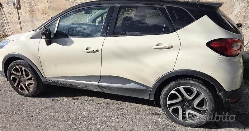 Usata Renault Captur 90 CV (66 kW) 2016 Bianco SUV