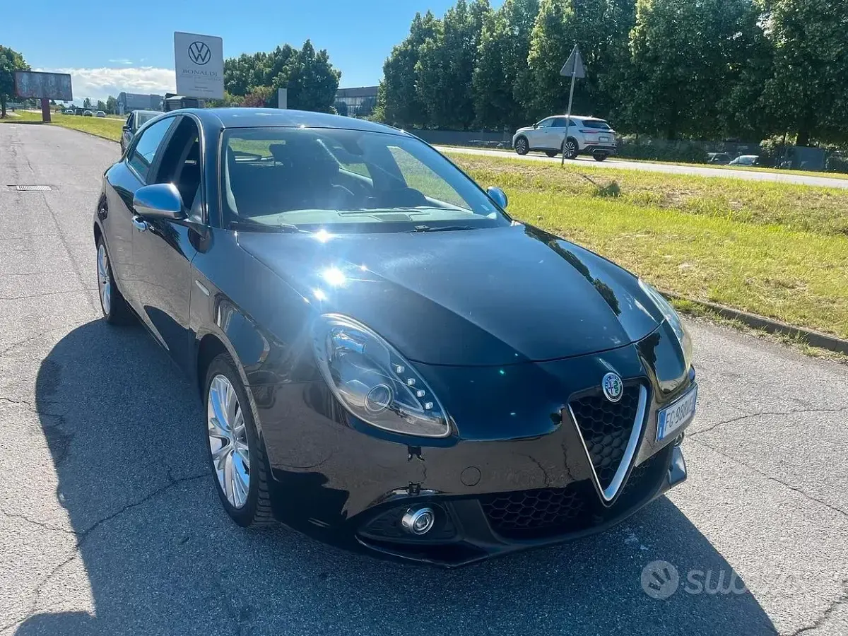 Usata Alfa Romeo Giulietta Super 120 CV (88 kW) 2017 Nero Utilitaria