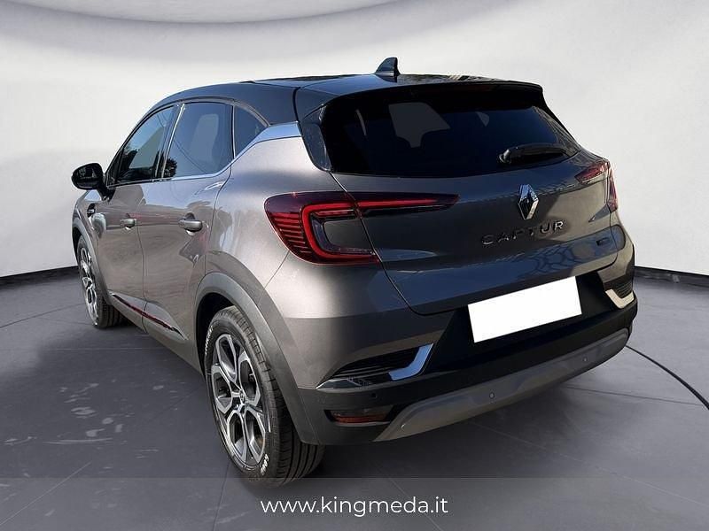 Usata Renault Captur Techno 143 CV (105 kW) 2023 Grigio SUV