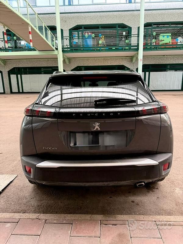 Usata Peugeot 2008 Allure 90 CV (66 kW) 2021 Grigio SUV