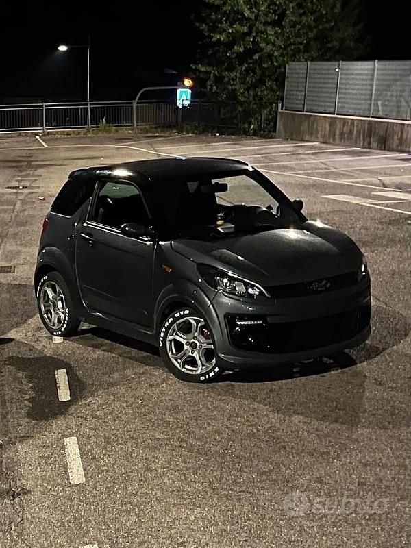 Grigio Usata 2019 Ligier JS50 Due volumi | 9000 € (Buon prezzo) - Immagine 1/4