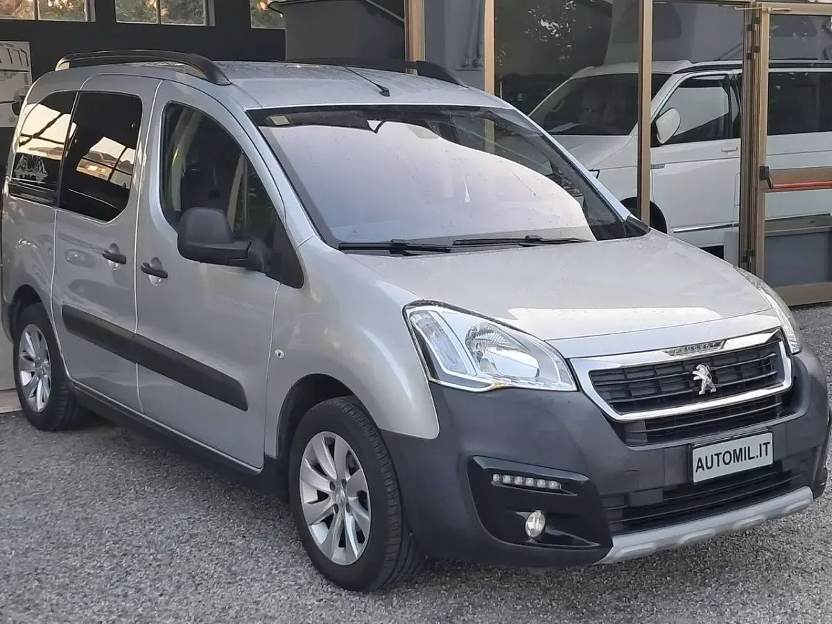 Usata Peugeot TePee Active 99 CV (72 kW) 2017 Grigio Station wagon