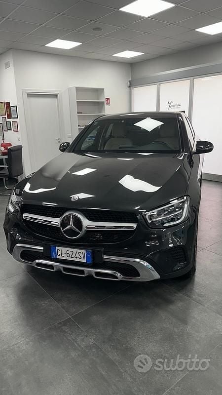 Usata Mercedes GLC200 163 CV (119 kW) 2022 Grigio SUV