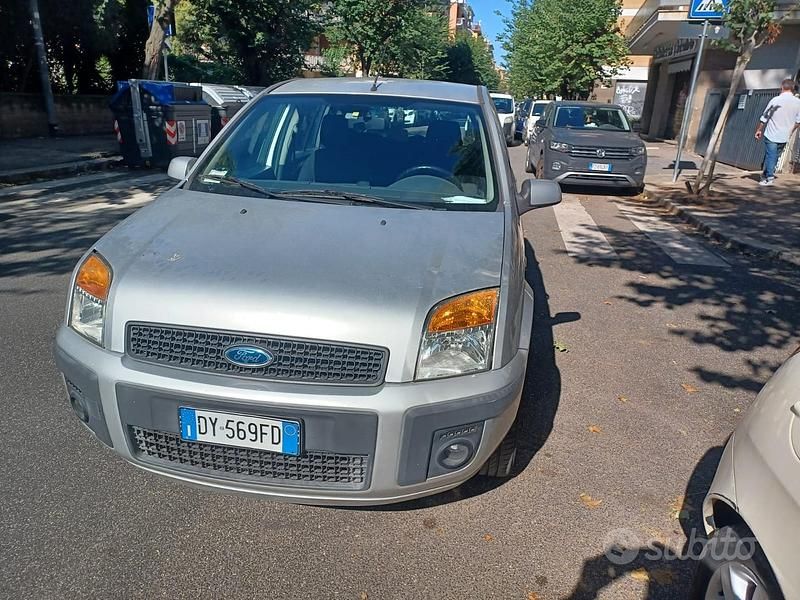 Usata Ford Fusion 80 CV (58 kW) 2009 Grigio Berlina