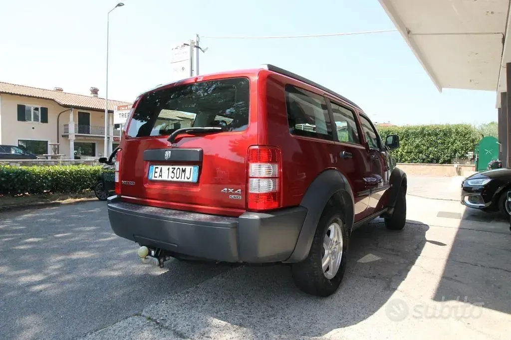 Usata Dodge Nitro 177 CV (130 kW) 2010 Rosso SUV