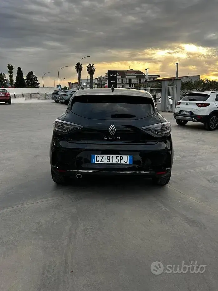 Usata Renault Clio V Techno 91 CV (66 kW) 2025 Nero Berlina