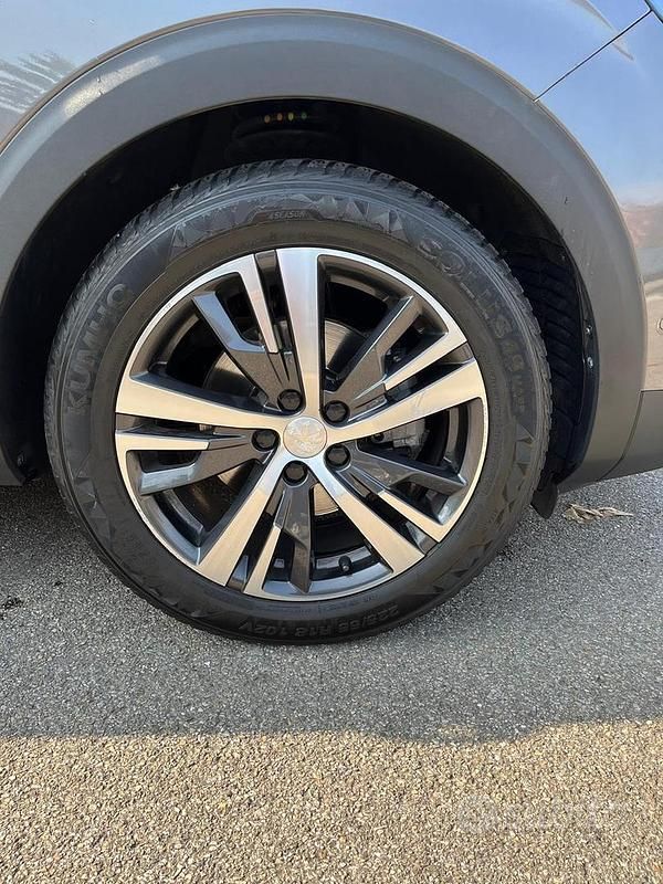 Grigio Usata 2021 Peugeot 3008 Tre volumi | 21.000 € - Immagine 1/4