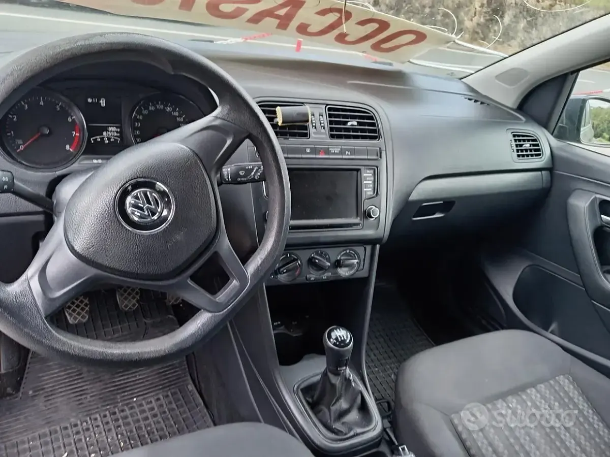 Käytetty VW Polo Trendline 60 HP (44 kW) 2016 Harmaa Sedan