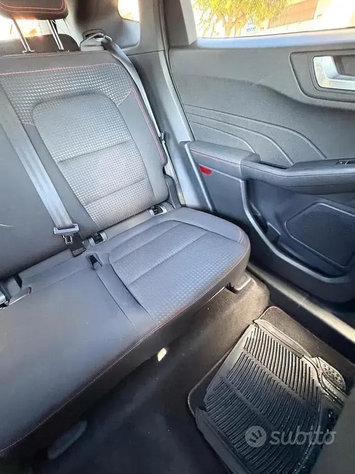 Usata Ford Kuga ST-Line 120 CV (88 kW) 2022 Nero SUV