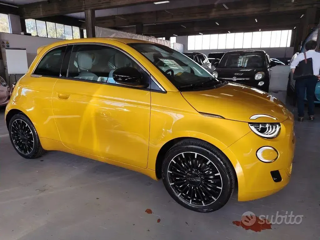 Nuova Fiat 500 Icon 65 CV (47 kW) 2026 Giallo Berlina