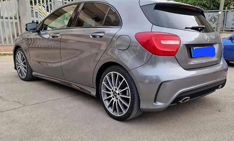 Usata Mercedes A160 109 CV (80 kW) 2015 Grigio Berlina
