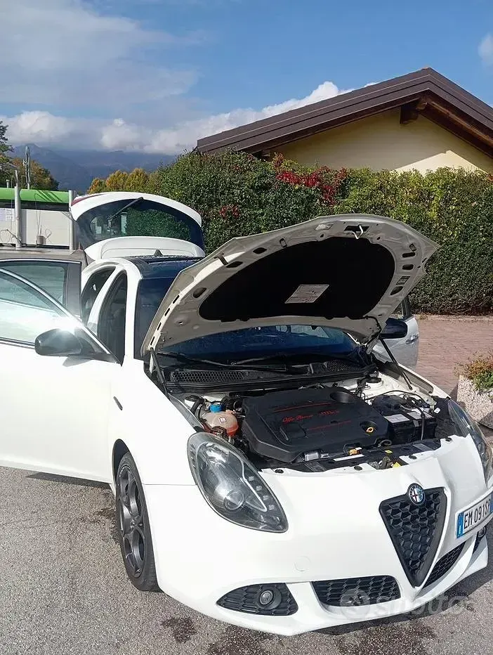 Usata Alfa Romeo Giulietta 170 CV (125 kW) 2013 Bianco Utilitaria