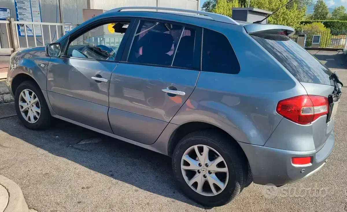 Usata Renault Koleos 150 CV (110 kW) 2009 Grigio SUV
