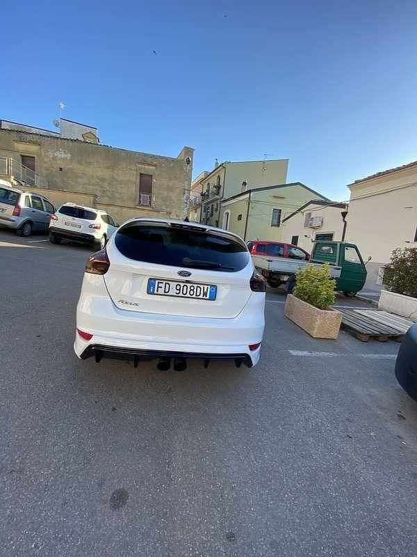 Usata Ford Focus 120 CV (88 kW) 2016 Berlina