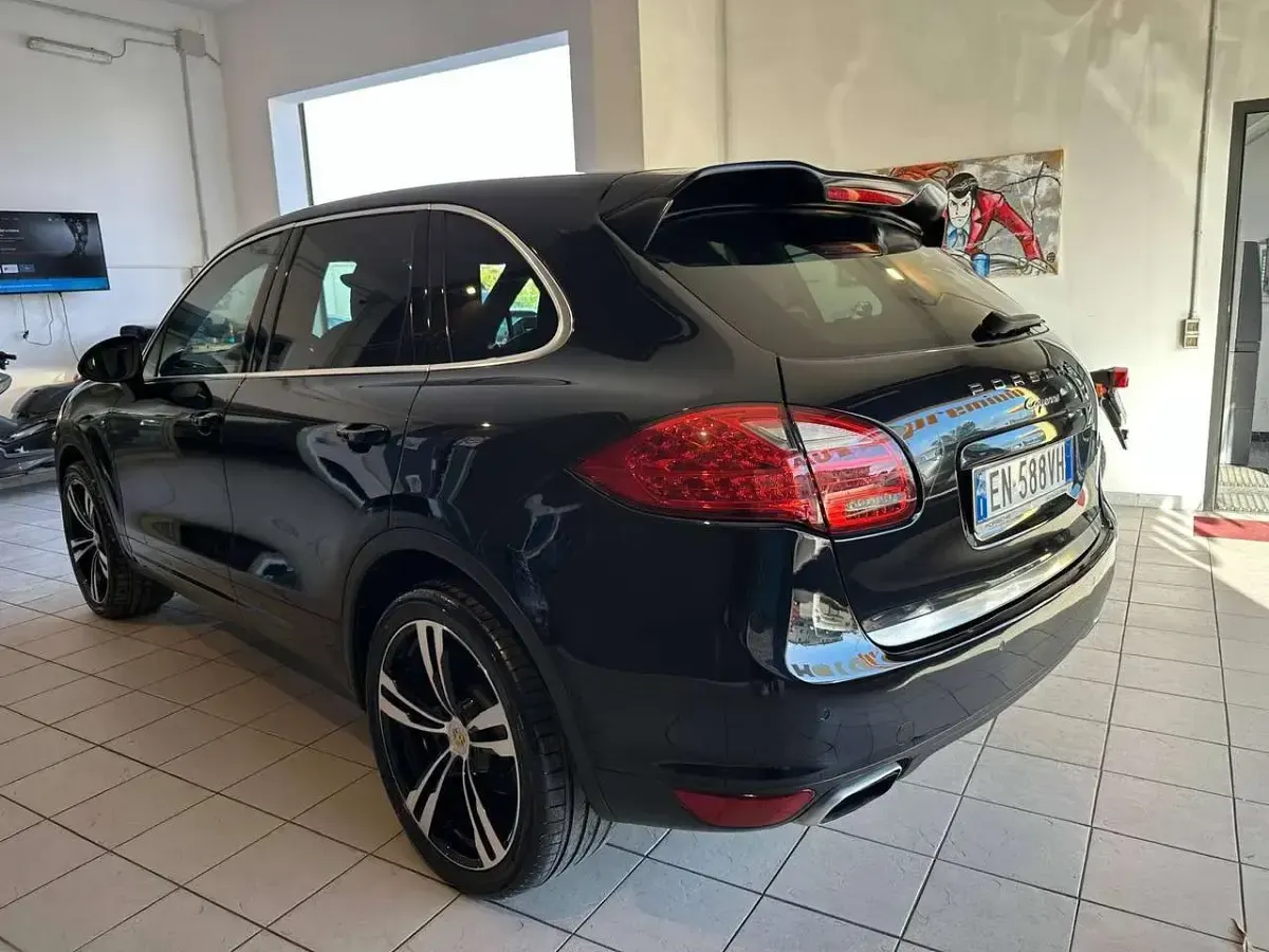 Usata Porsche Cayenne 245 CV (180 kW) 2012 Blu/azzurro SUV