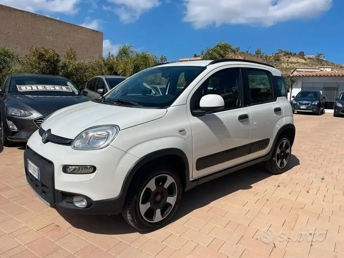 Usata Fiat Panda 4x4 75 CV (55 kW) 2015 Bianco Utilitaria