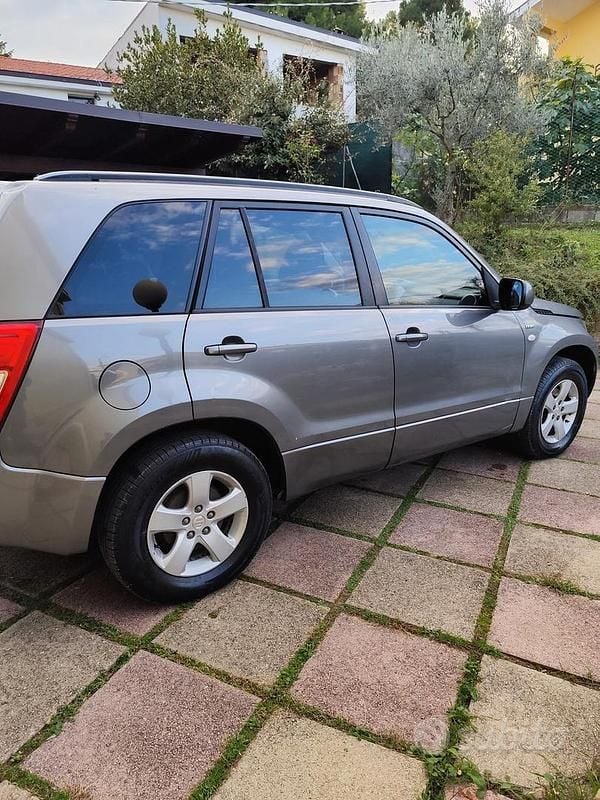 Usata Suzuki Vitara 2008 Grigio SUV