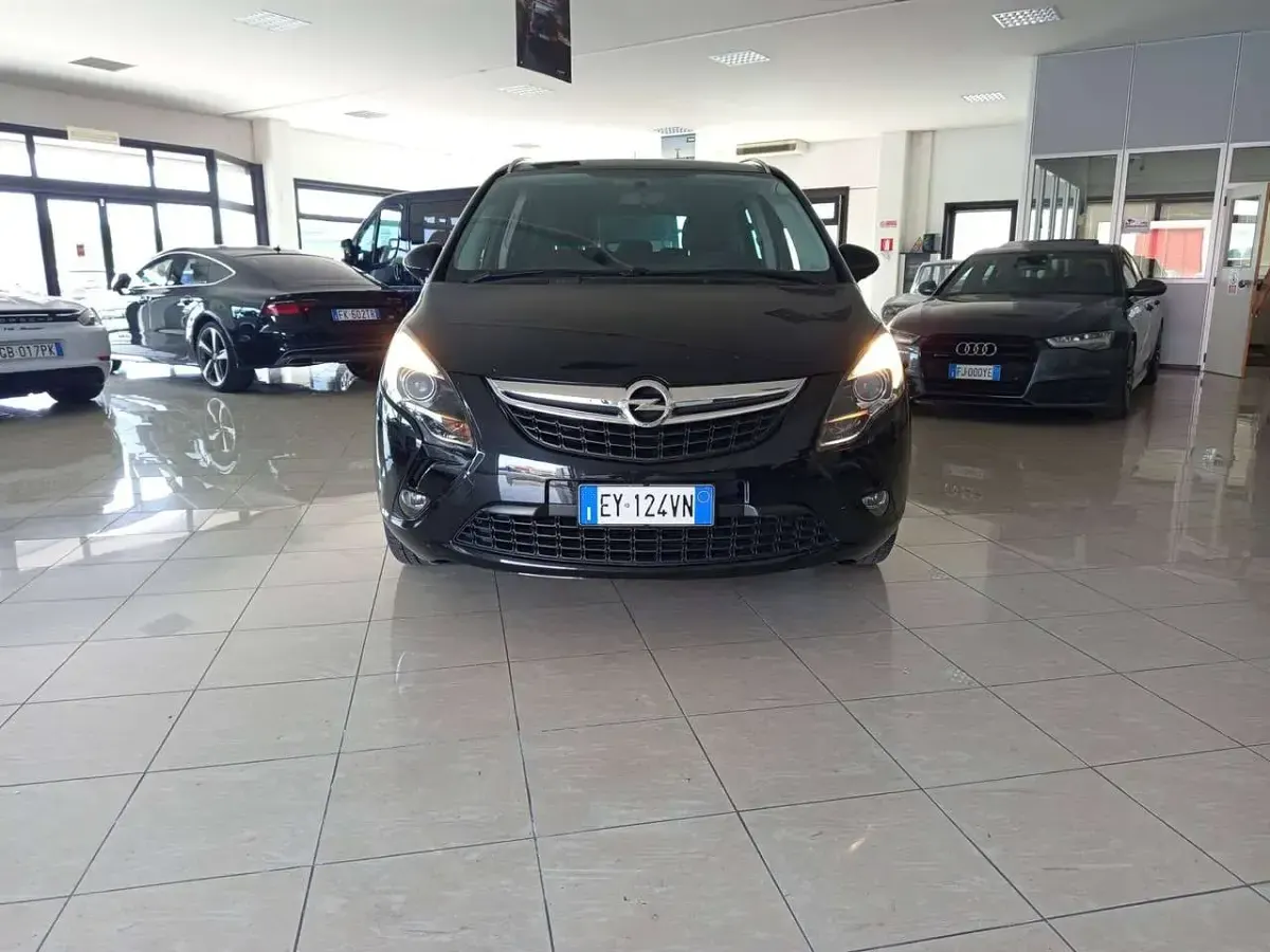 Usata Opel Zafira Tourer Cosmo 150 CV (110 kW) 2015 Nero Monovolume
