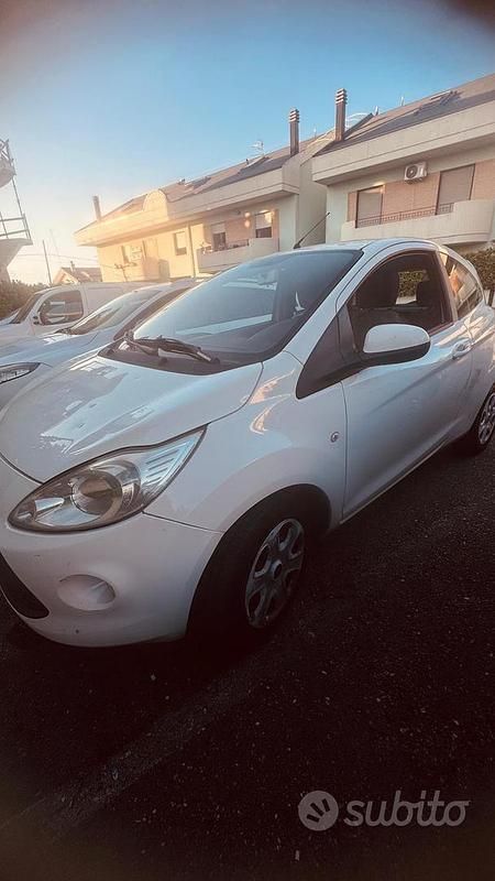Usata Ford Ka Titanium 75 CV (55 kW) 2010 Bianco Utilitaria