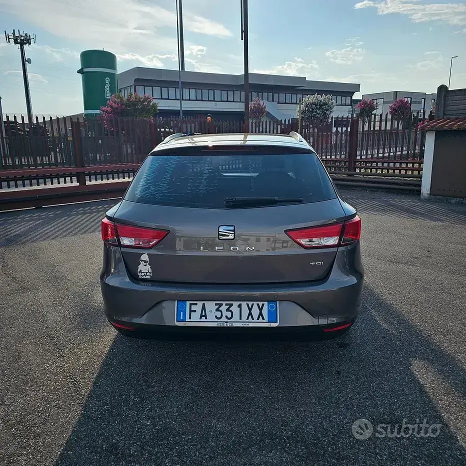 Usata Seat Leon ST Business 105 CV (77 kW) 2015 Grigio Station wagon