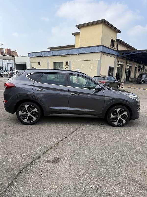 Usata Hyundai Tucson Xpossible 136 CV (100 kW) 2015 Grigio SUV