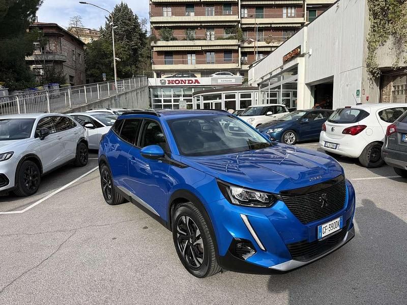 Usata Peugeot 2008 Allure 131 CV (96 kW) 2021 Blu/azzurro SUV