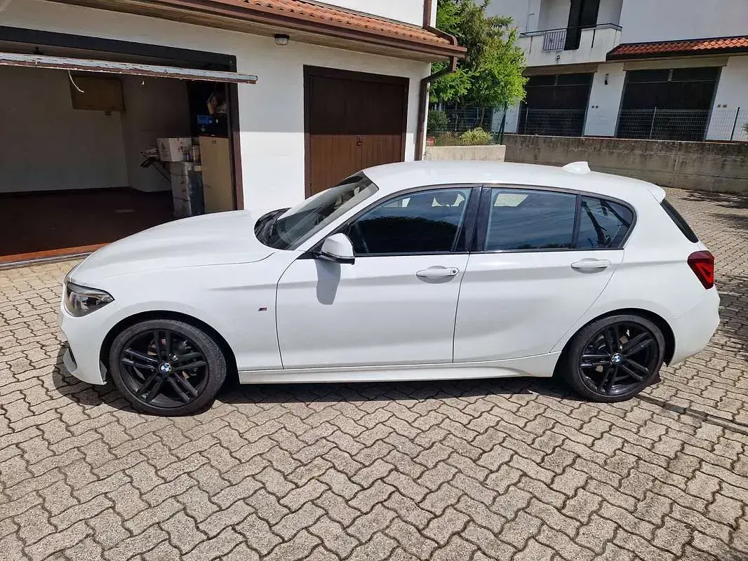 Usata BMW 116 M Sport 109 CV (80 kW) 2019 Bianco Utilitaria