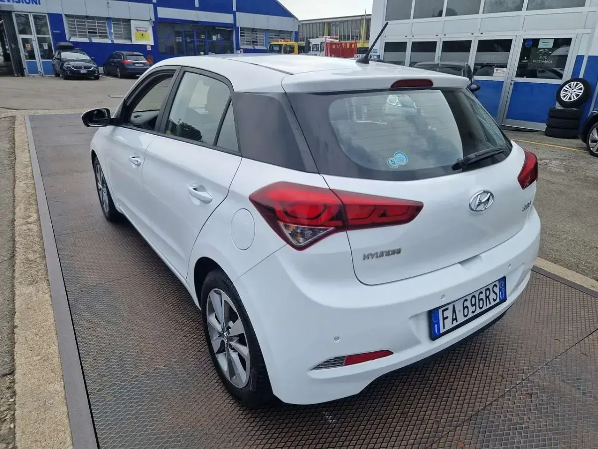 Usata Hyundai i20 Style 75 CV (55 kW) 2015 Other Utilitaria