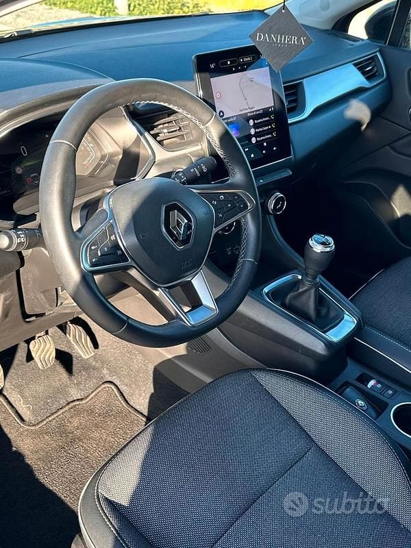 Usata Renault Captur 101 CV (74 kW) 2022 Grigio SUV