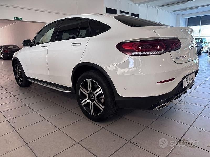 Usata Mercedes GLC300 245 CV (180 kW) 2021 Bianco Coupé