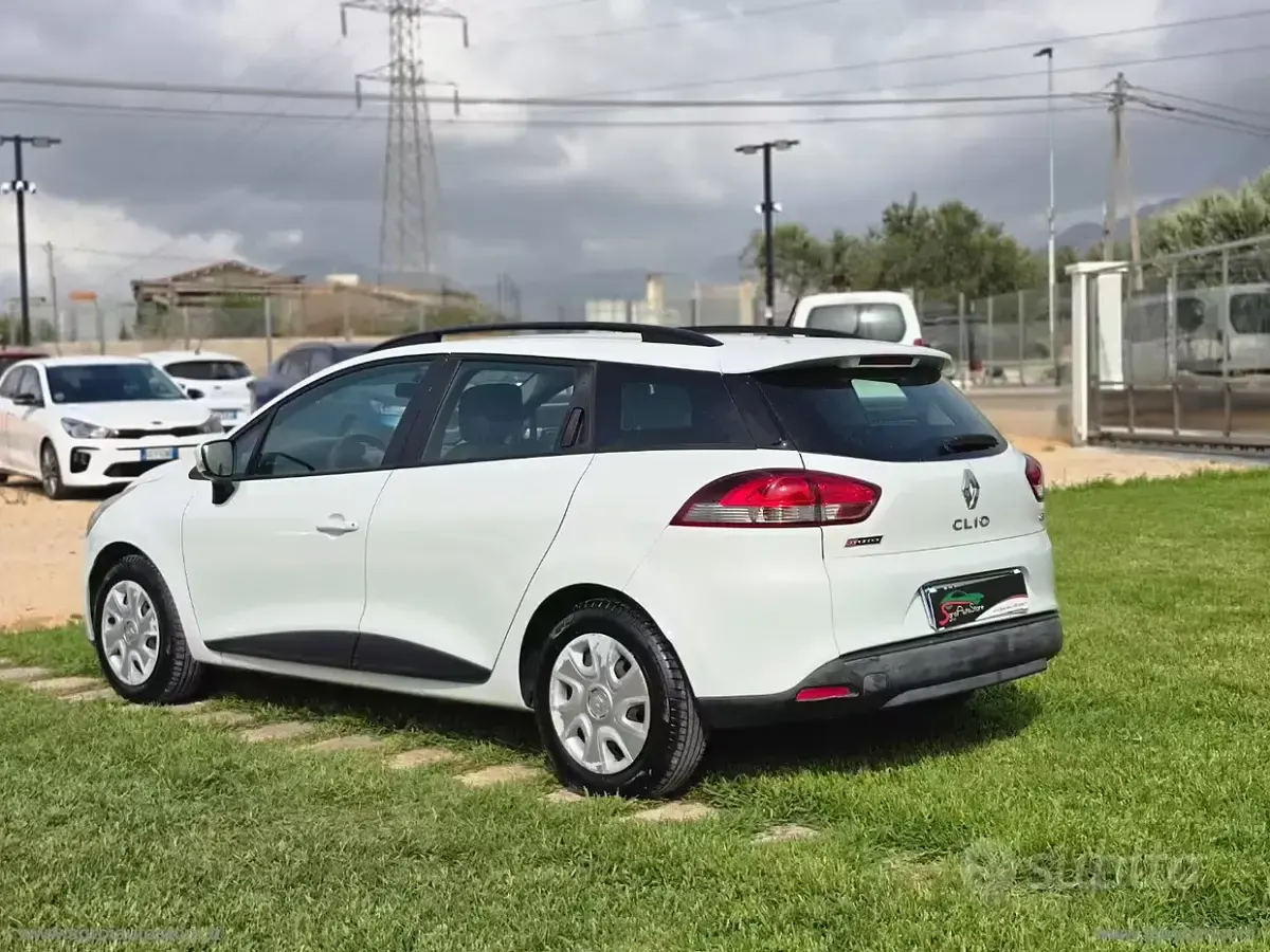 Usata Renault Clio 75 CV (55 kW) 2015 Bianco Station wagon