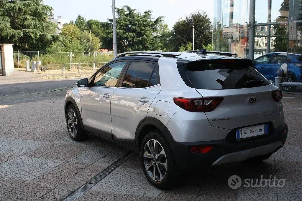 Usata Kia Stonic Style 120 CV (88 kW) 2019 Grigio SUV