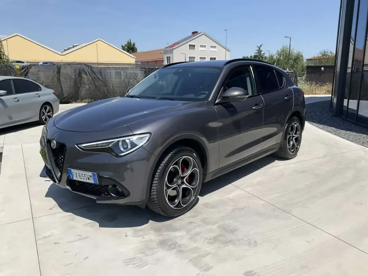 Usata Alfa Romeo Stelvio Tech Edition 190 CV (139 kW) 2019 Grigio SUV