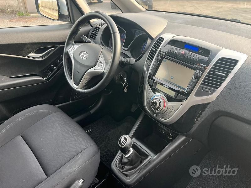 Usata Hyundai ix20 Xpossible 90 CV (66 kW) 2017 Grigio Utilitaria