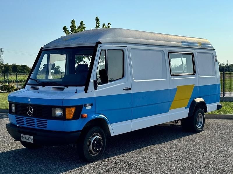 Blu Usata 1990 Mercedes T1 Furgone | 7500 € - Immagine 1/2