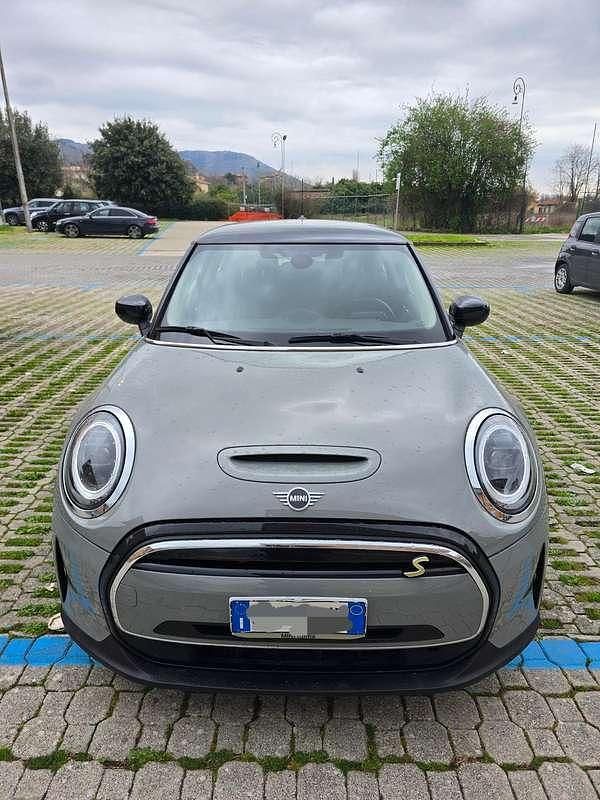Usata Mini Cooper SE 75 kW (102 CV) 2022 Grigio Utilitaria