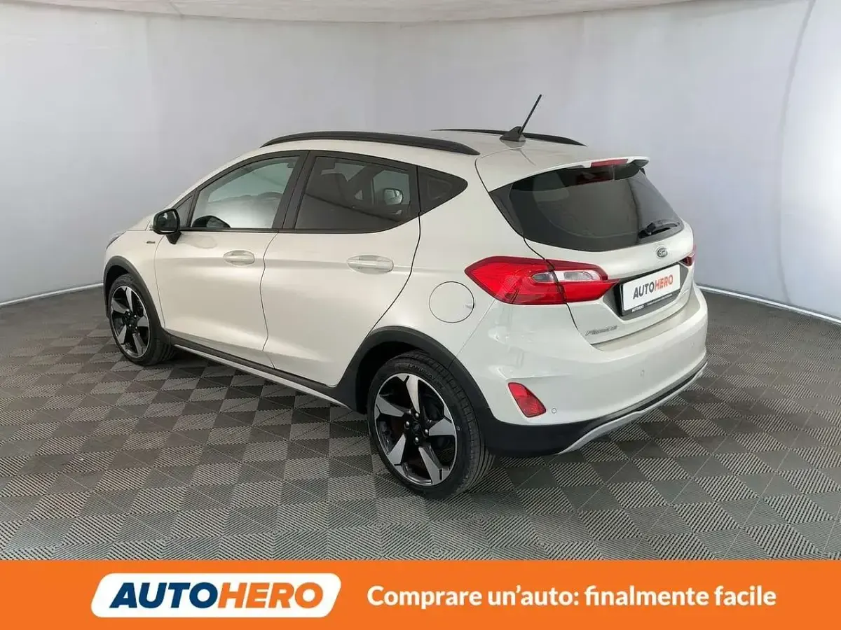 Usata Ford Fiesta Active 86 CV (63 kW) 2020 Bianco Utilitaria