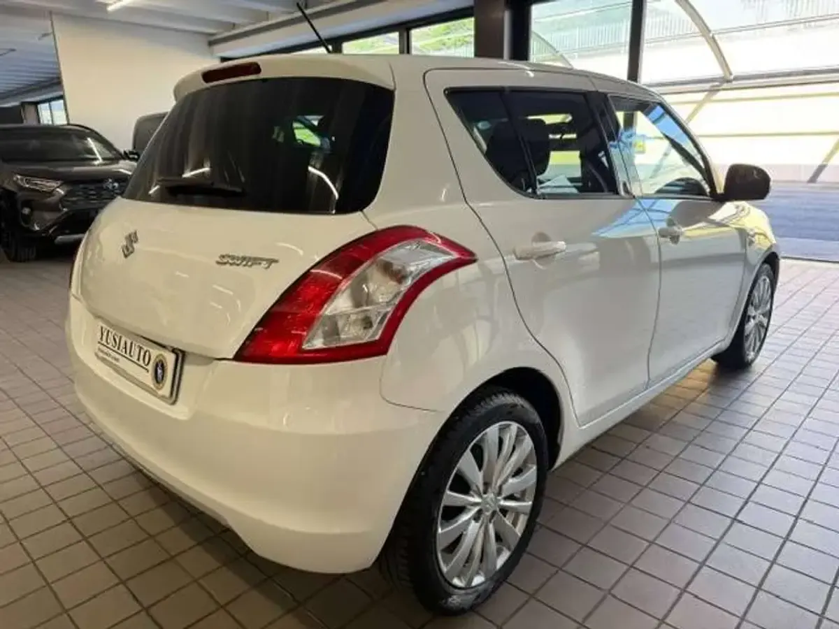 Usata Suzuki Swift GL 75 CV (55 kW) 2011 Bianco Utilitaria