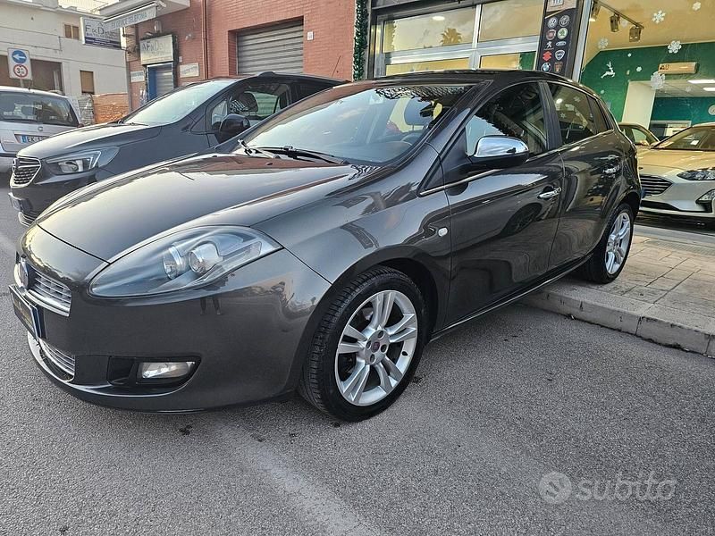 Grigio Usata 2011 Fiat Bravo Sport Due volumi | 5500 € (Molto cara) - Immagine 1/4