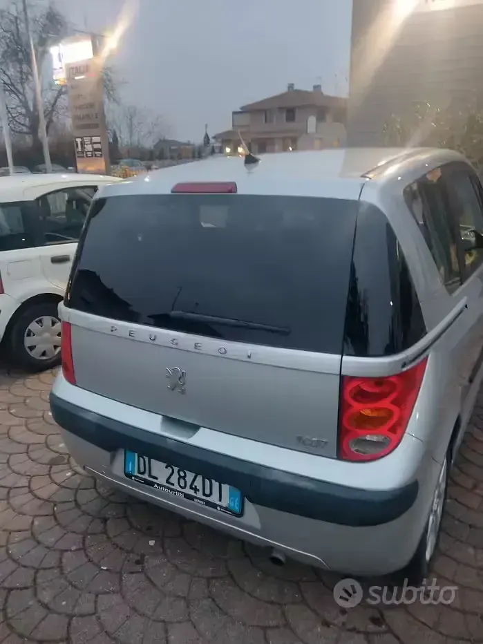 Usata Peugeot 1007 68 CV (50 kW) 2008 Grigio Monovolume