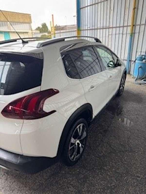 Usata Peugeot 2008 Active 99 CV (72 kW) 2016 Bianco SUV