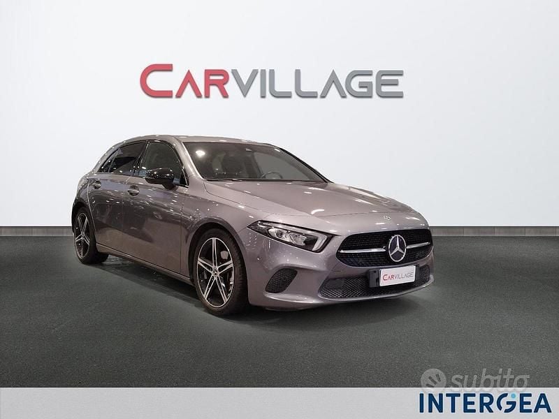 Usata Mercedes A180 Premium 116 CV (85 kW) 2020 Grigio Berlina