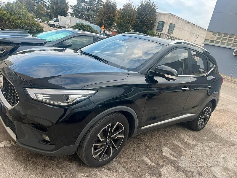 Nero Usata 2022 MG ZS Luxury Tre volumi | 12.000 € (Buon prezzo) - Immagine 1/2