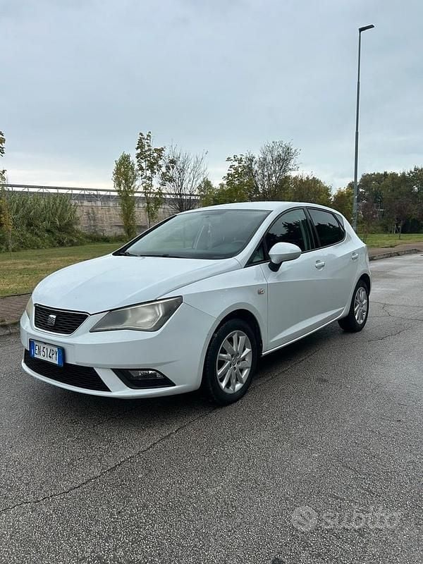 Käytetty Seat Ibiza 90 HP (66 kW) 2013 Sedan