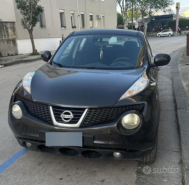 Usata Nissan Juke Visia 110 CV (80 kW) 2011 Marrone SUV