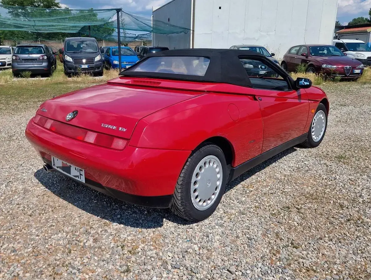 Usata Alfa Romeo Spider 150 CV (110 kW) 1996 Rosso Cabrio
