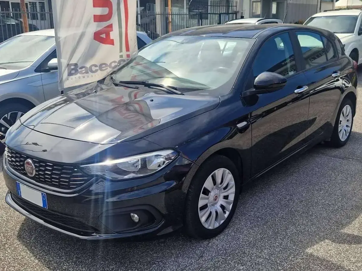 Usata Fiat Tipo Easy 95 CV (69 kW) 2016 Nero Berlina